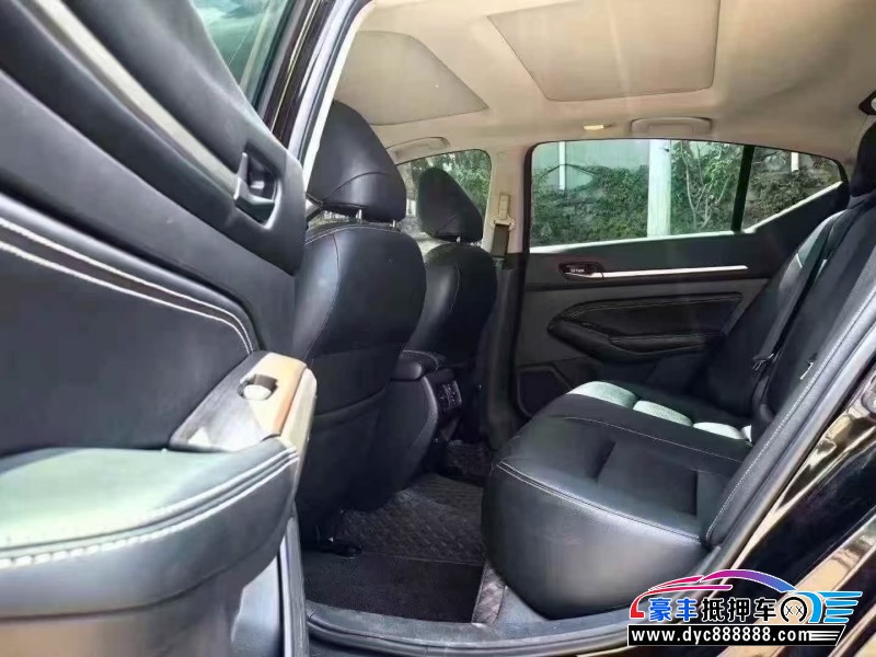 22年日产天籁轿车抵押车出售