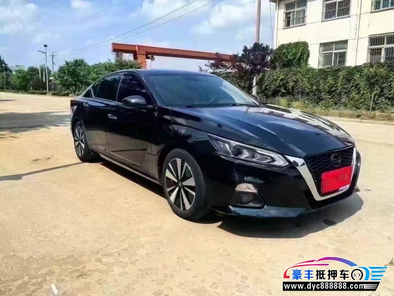 22年日产天籁轿车抵押车出售