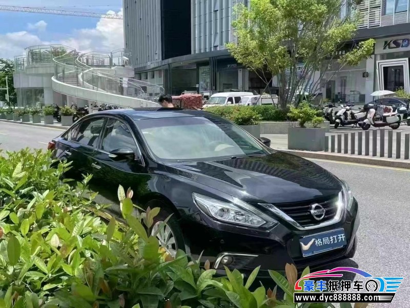 18年日产天籁轿车抵押车出售