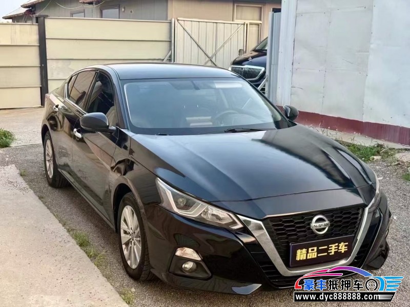 22年日产天籁轿车抵押车出售