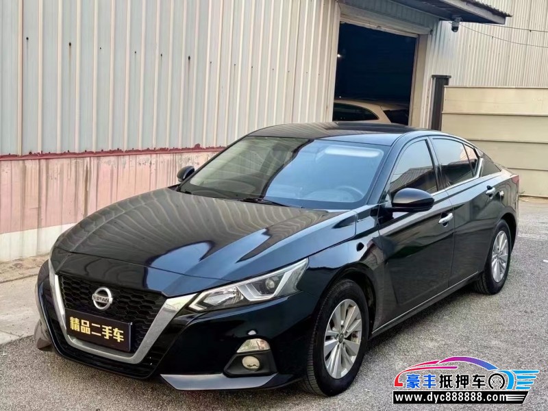 22年日产天籁轿车抵押车出售