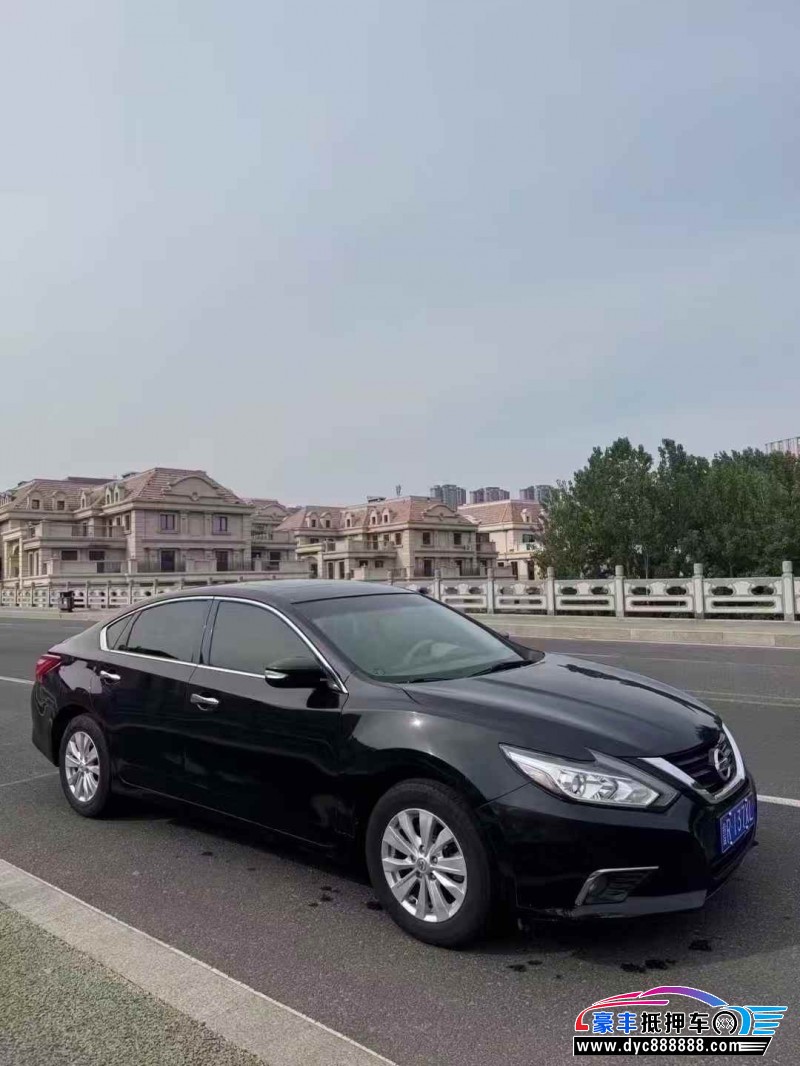 17年日产天籁轿车抵押车出售