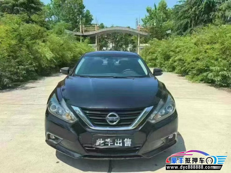 17年日产天籁轿车抵押车出售