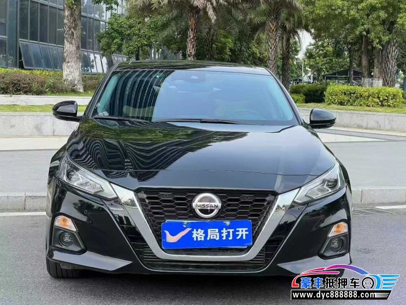 22年日产天籁轿车抵押车出售