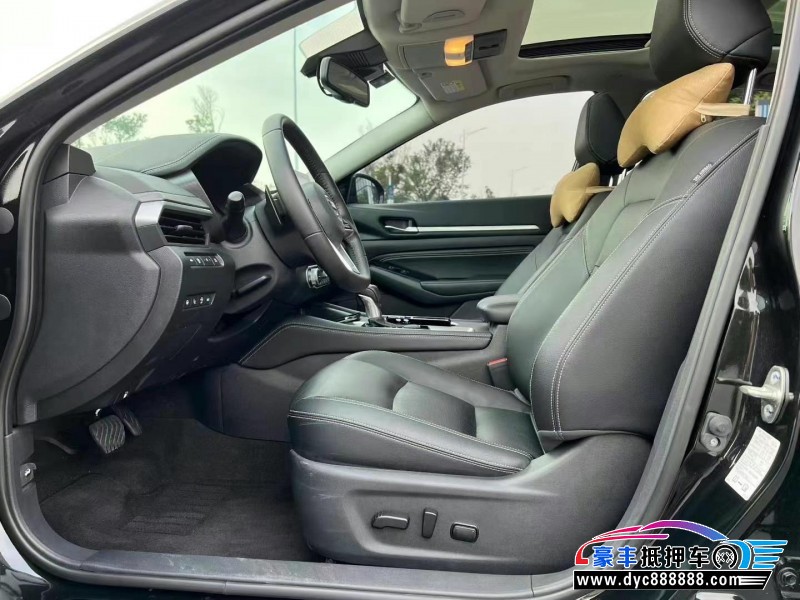 22年日产天籁轿车抵押车出售