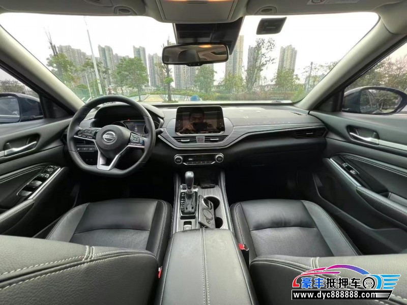 22年日产天籁轿车抵押车出售