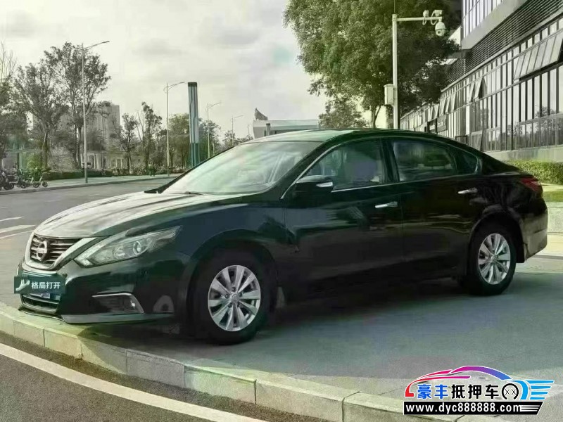 18年日产天籁轿车抵押车出售