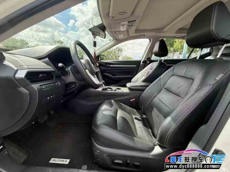 21年日产天籁轿车抵押车出售