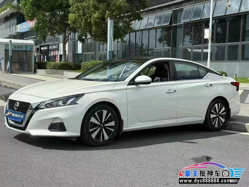 21年日产天籁轿车抵押车出售
