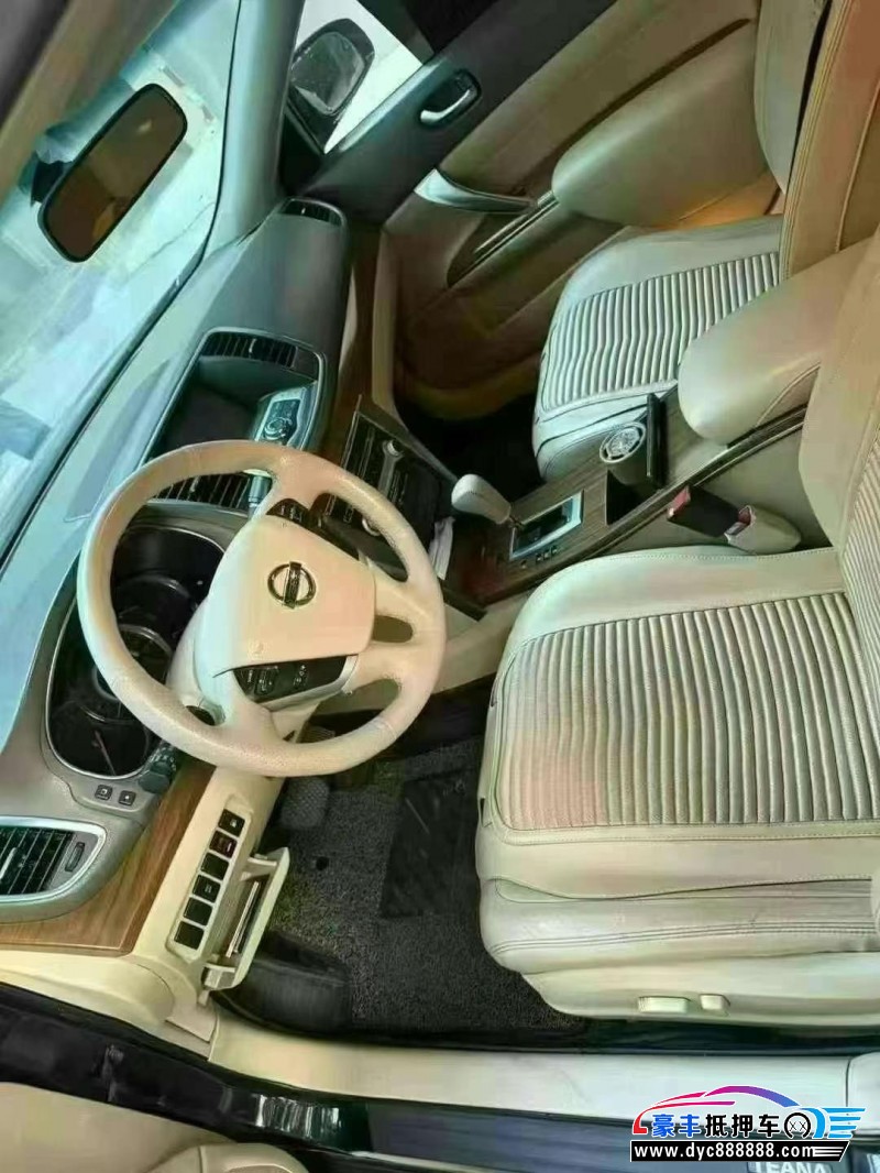 11年日产天籁轿车抵押车出售