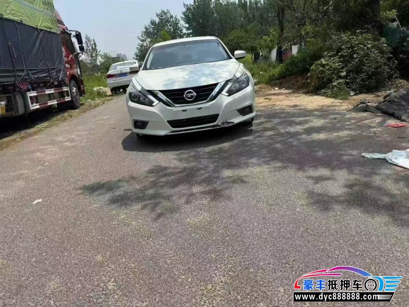 18年日产天籁轿车抵押车出售