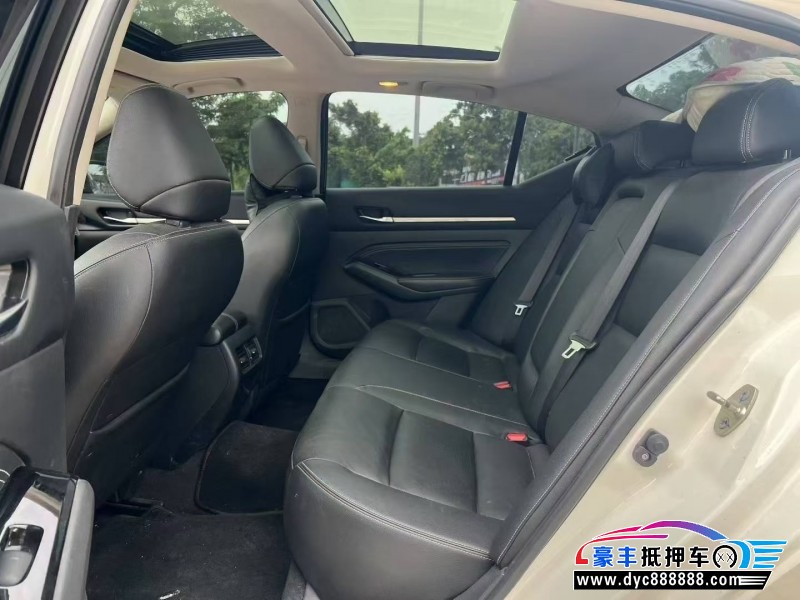 21年日产天籁轿车抵押车出售