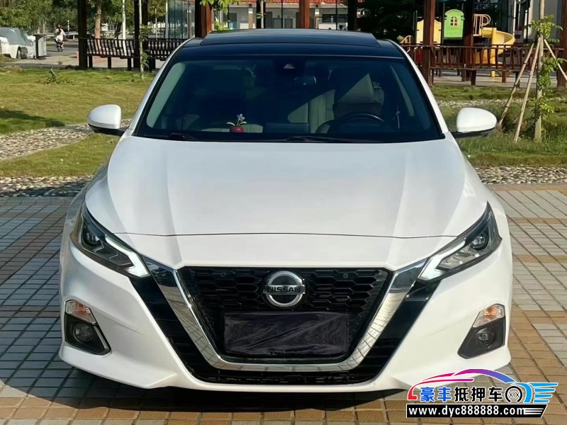 19年日产天籁轿车抵押车出售