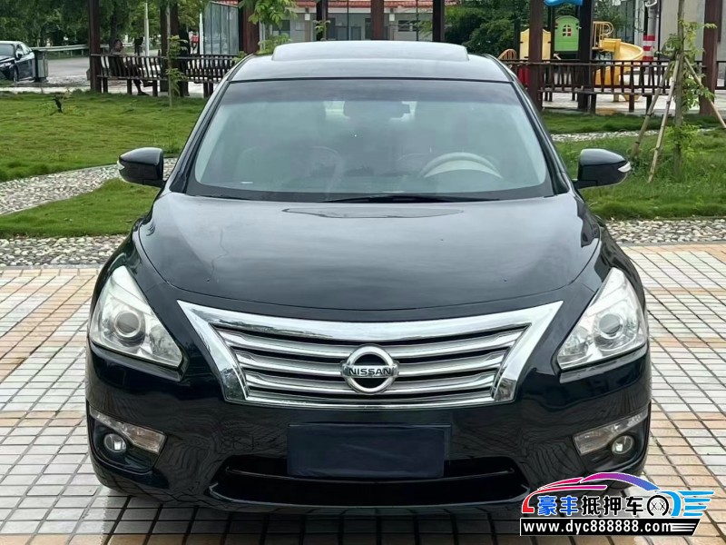 14年日产天籁轿车抵押车出售