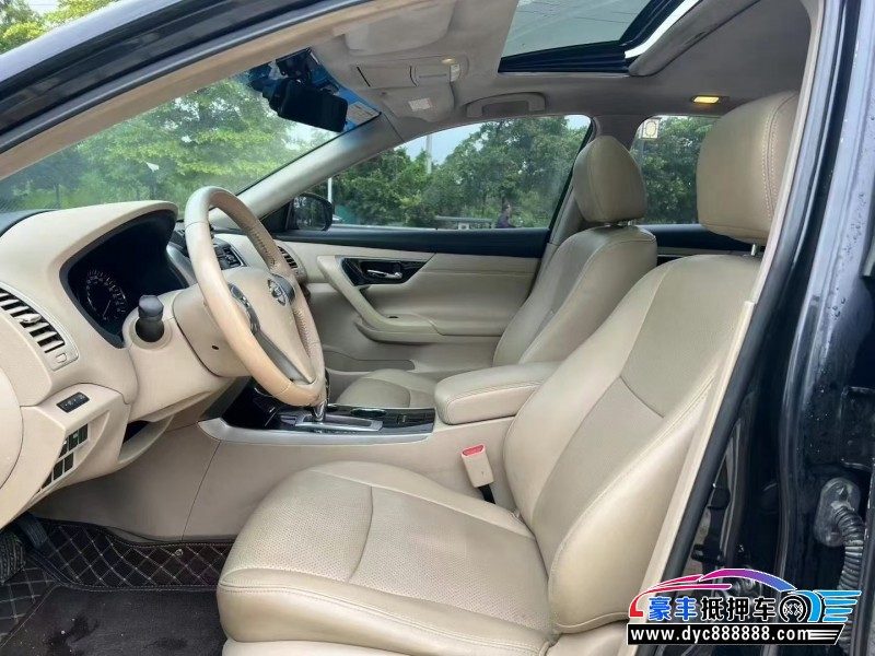 14年日产天籁轿车抵押车出售