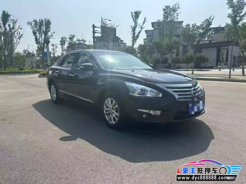 14年日产天籁轿车抵押车出售