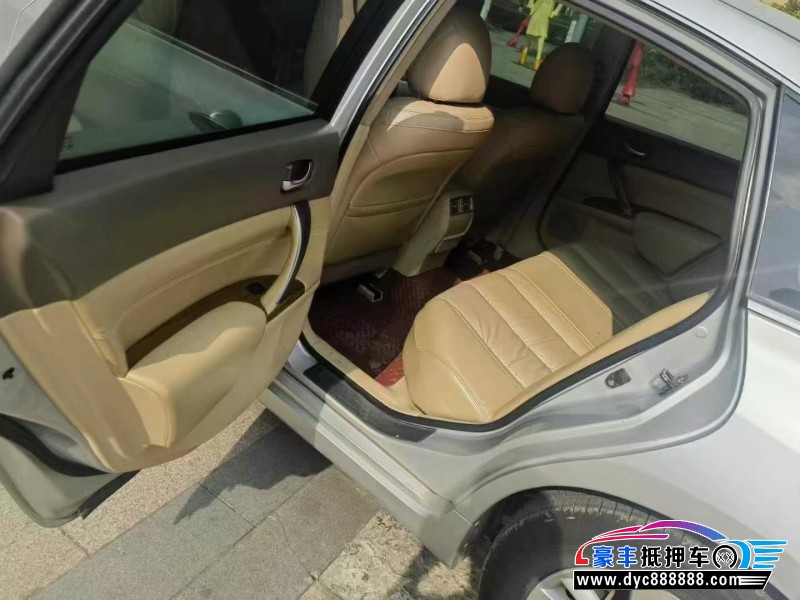 11年日产天籁轿车抵押车出售