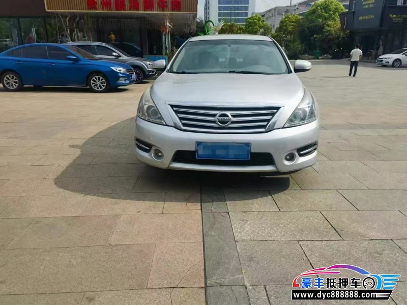 11年日产天籁轿车抵押车出售