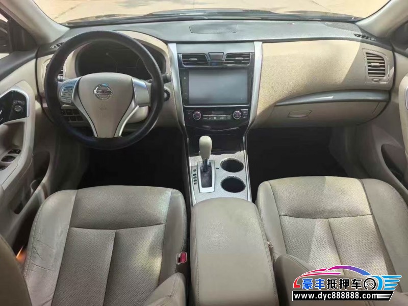 19年日产天籁轿车抵押车出售