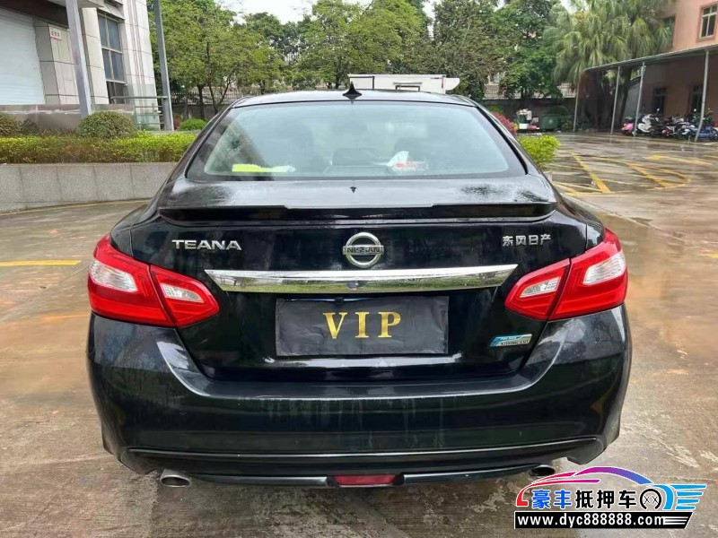 16年日产天籁轿车抵押车出售