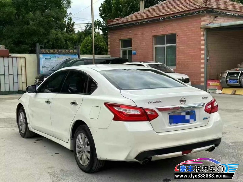 17年日产天籁轿车抵押车出售