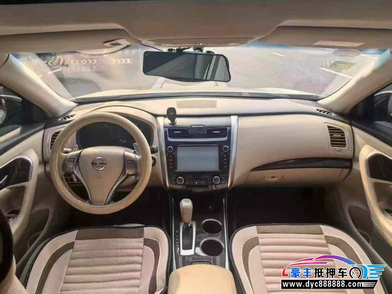 14年日产天籁轿车抵押车出售