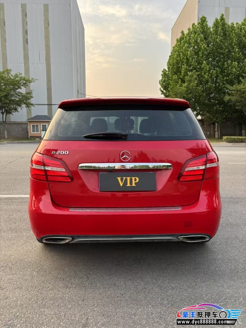 18年奔驰B轿车抵押车出售