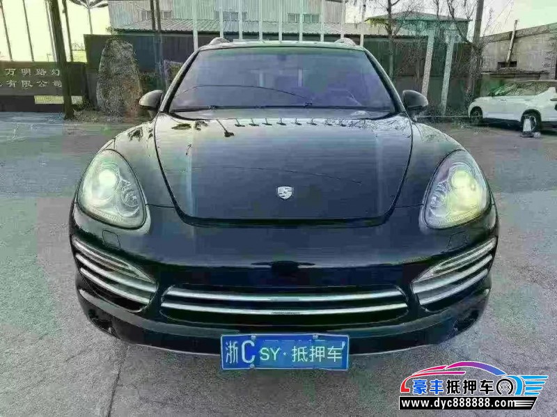 抵押车出售11年保时捷卡宴轿车
