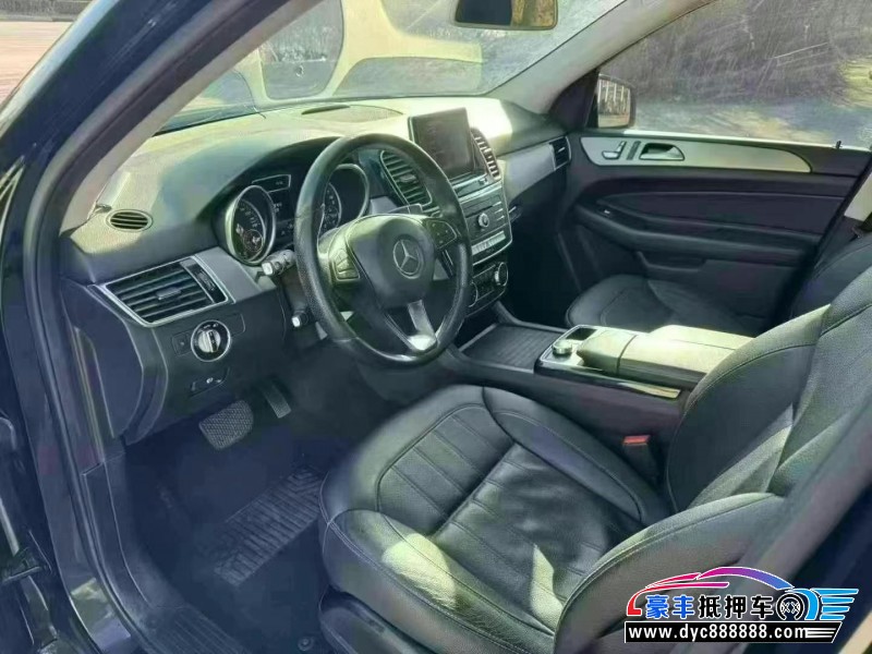 16年奔驰GLE轿车抵押车出售