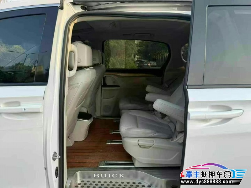 18年别克GL8轿车抵押车出售