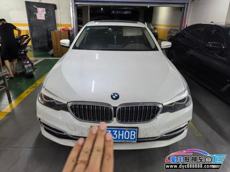抵押车出售20年宝马5系轿车