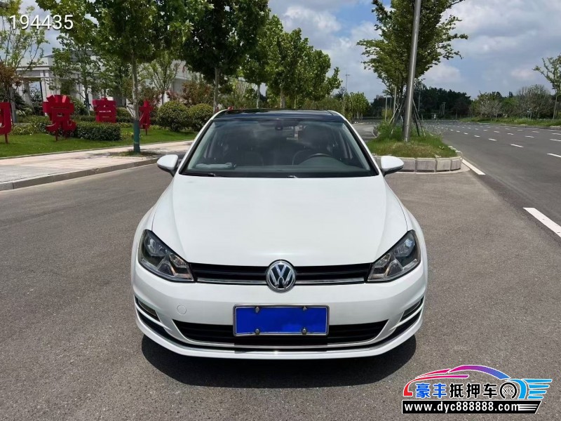 抵押车出售16年大众高尔夫轿车