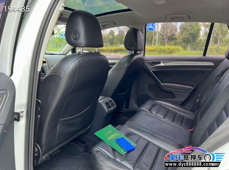 16年大众高尔夫轿车抵押车出售