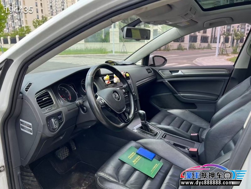 16年大众高尔夫轿车抵押车出售