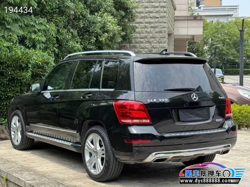 13年奔驰GLK轿车抵押车出售