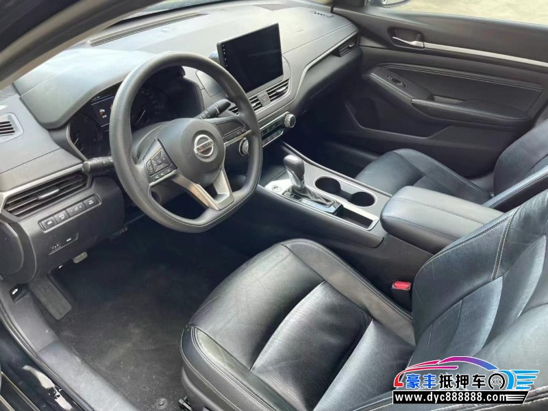 21年日产天籁轿车抵押车出售