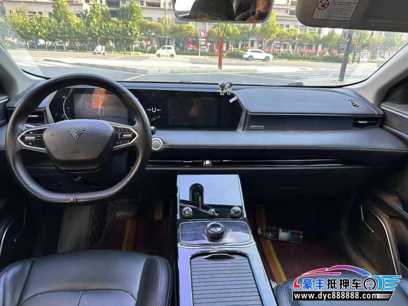 23年哪吒U轿车抵押车出售