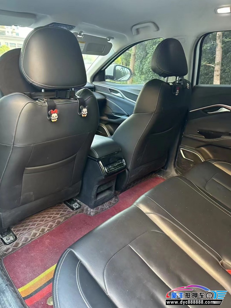 23年哪吒U轿车抵押车出售