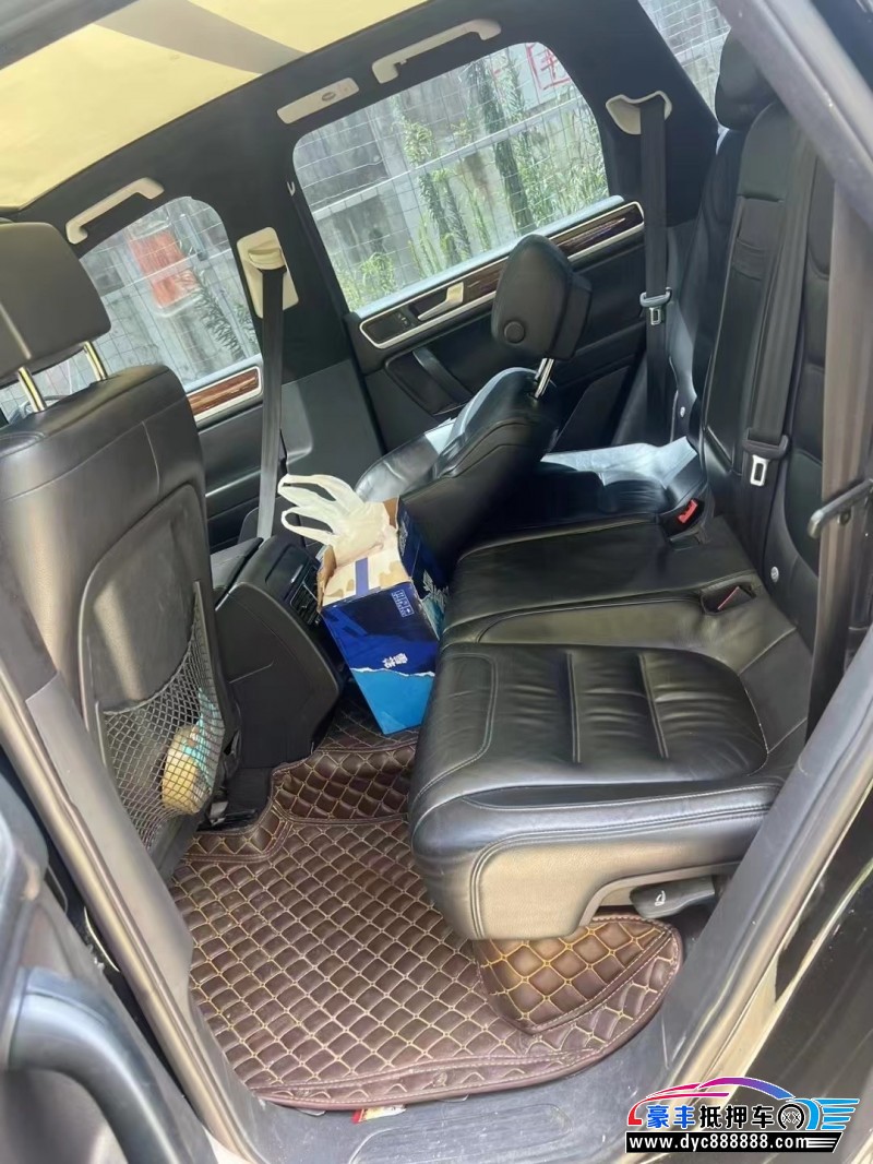 12年大众途锐轿车抵押车出售