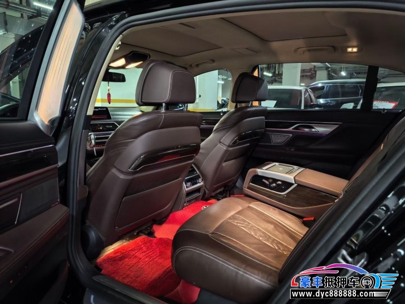 21年宝马7系轿车抵押车出售