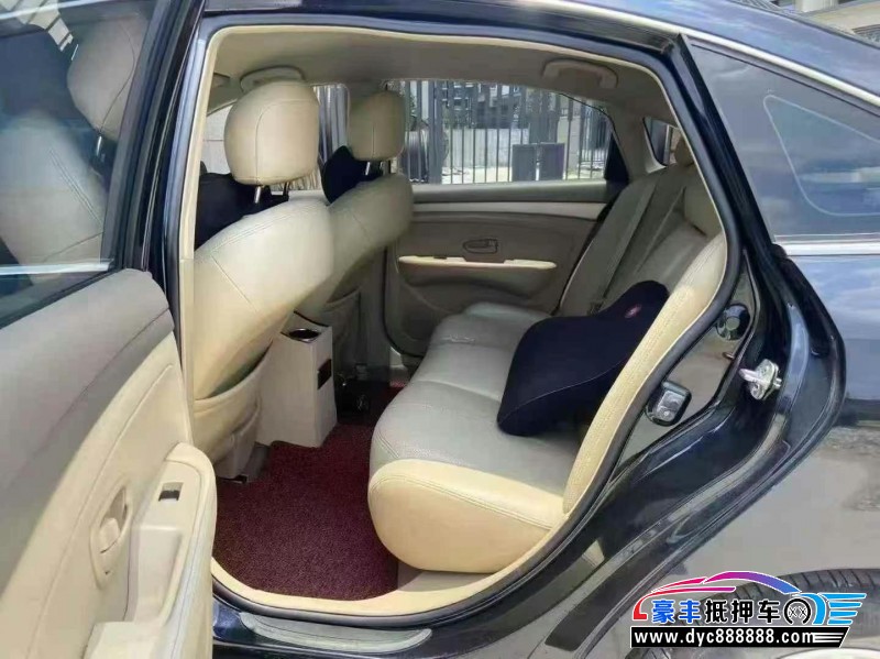 16年日产轩逸轿车抵押车出售