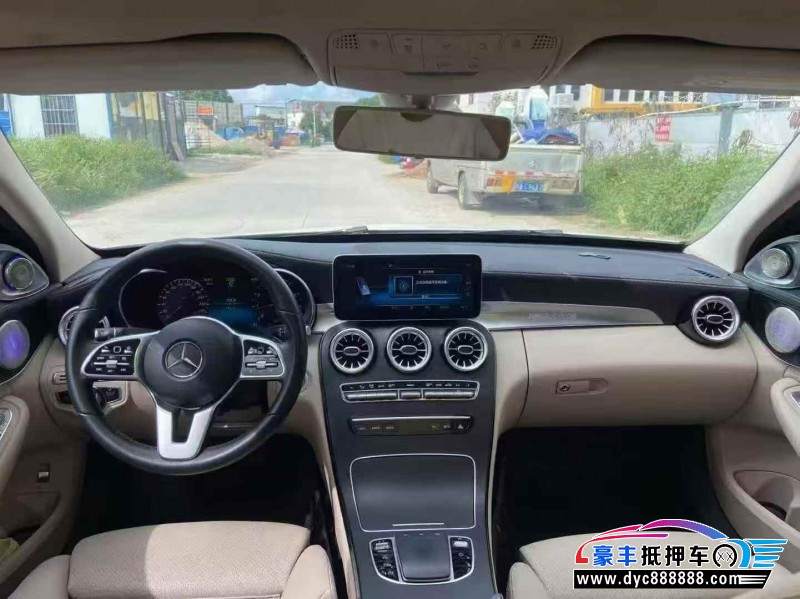 19年奔驰C轿车抵押车出售