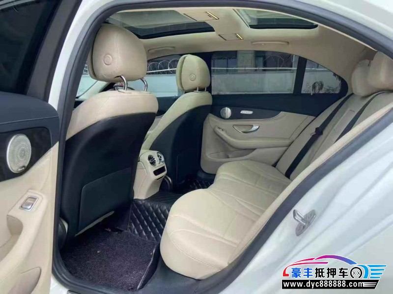 19年奔驰C轿车抵押车出售