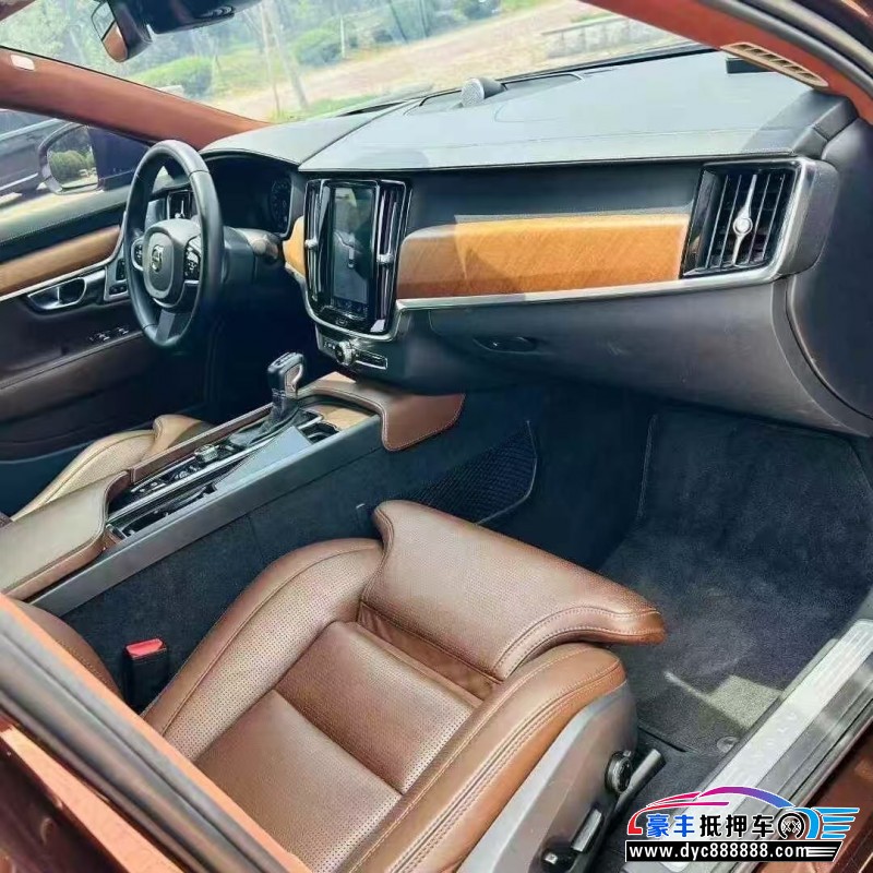 18年沃尔沃S90轿车抵押车出售