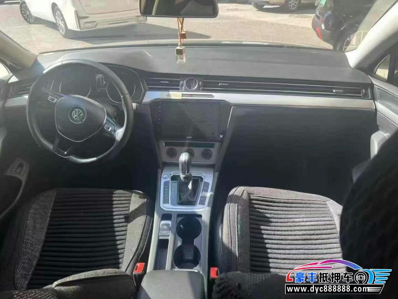 18年大众迈腾轿车抵押车出售