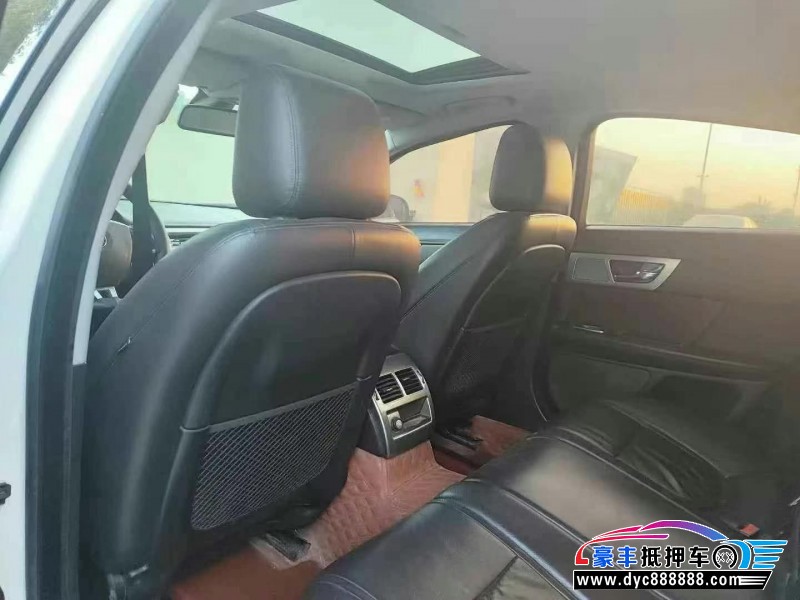 14年捷豹XF轿车抵押车出售