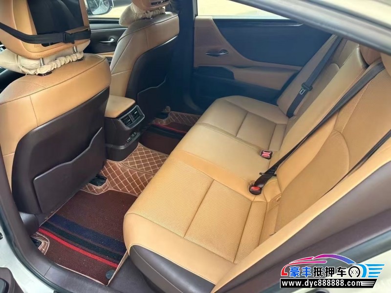 20年雷克萨斯ES轿车抵押车出售