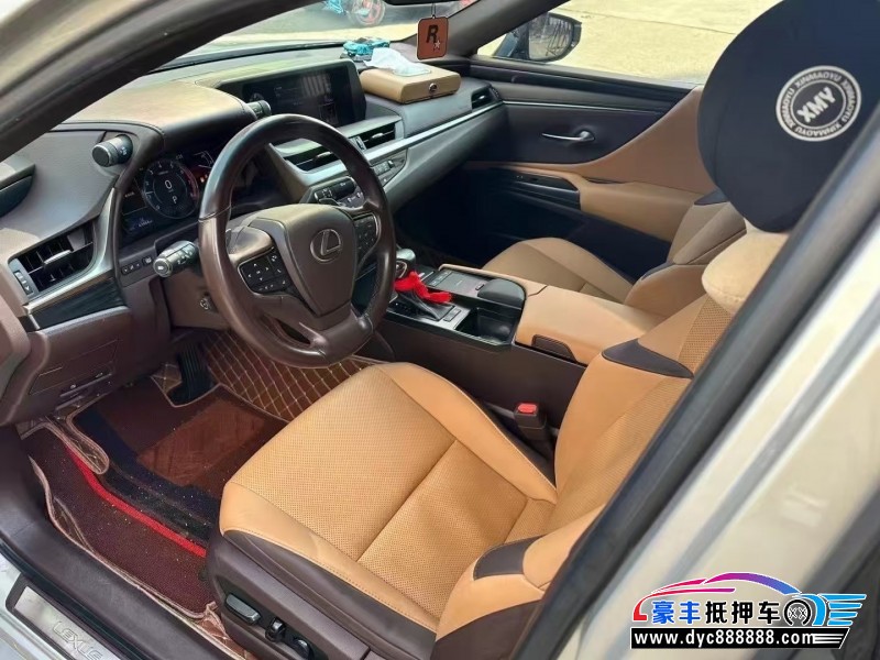 20年雷克萨斯ES轿车抵押车出售