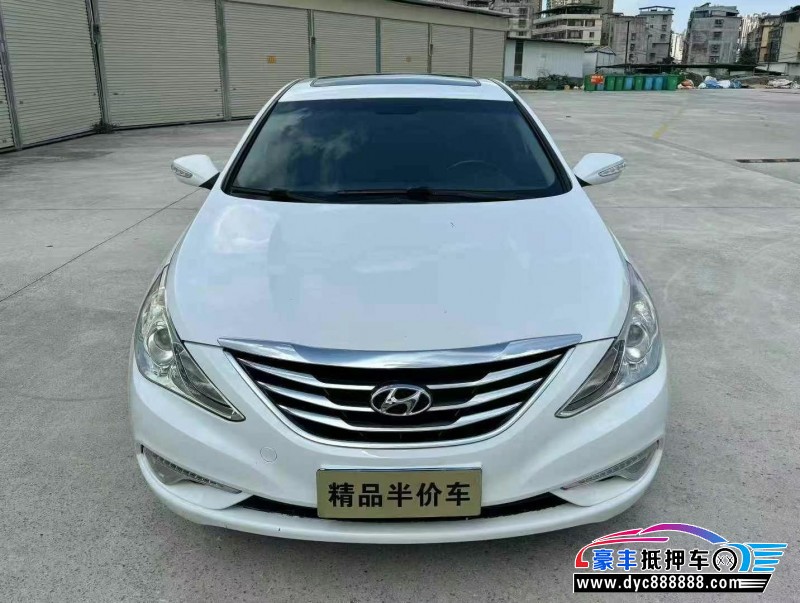 14年现代索纳塔八轿车抵押车出售