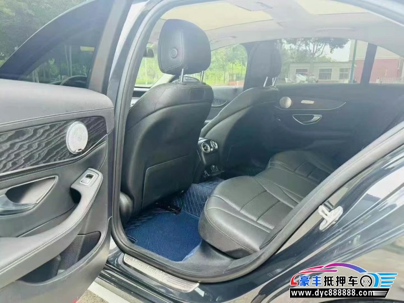 18年奔驰C轿车抵押车出售